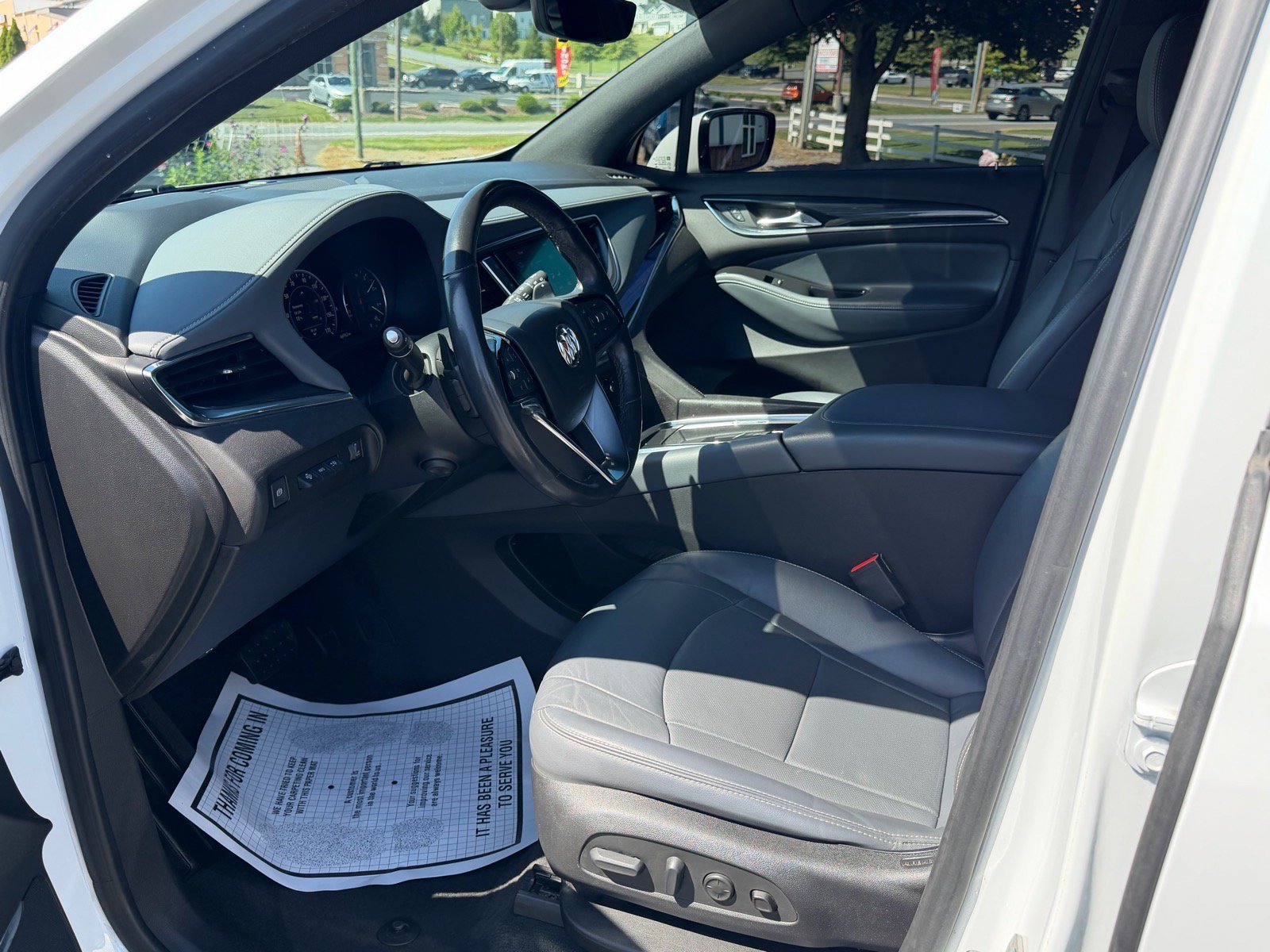 Used 2022 Buick Enclave Premium AWD/4WD image 9