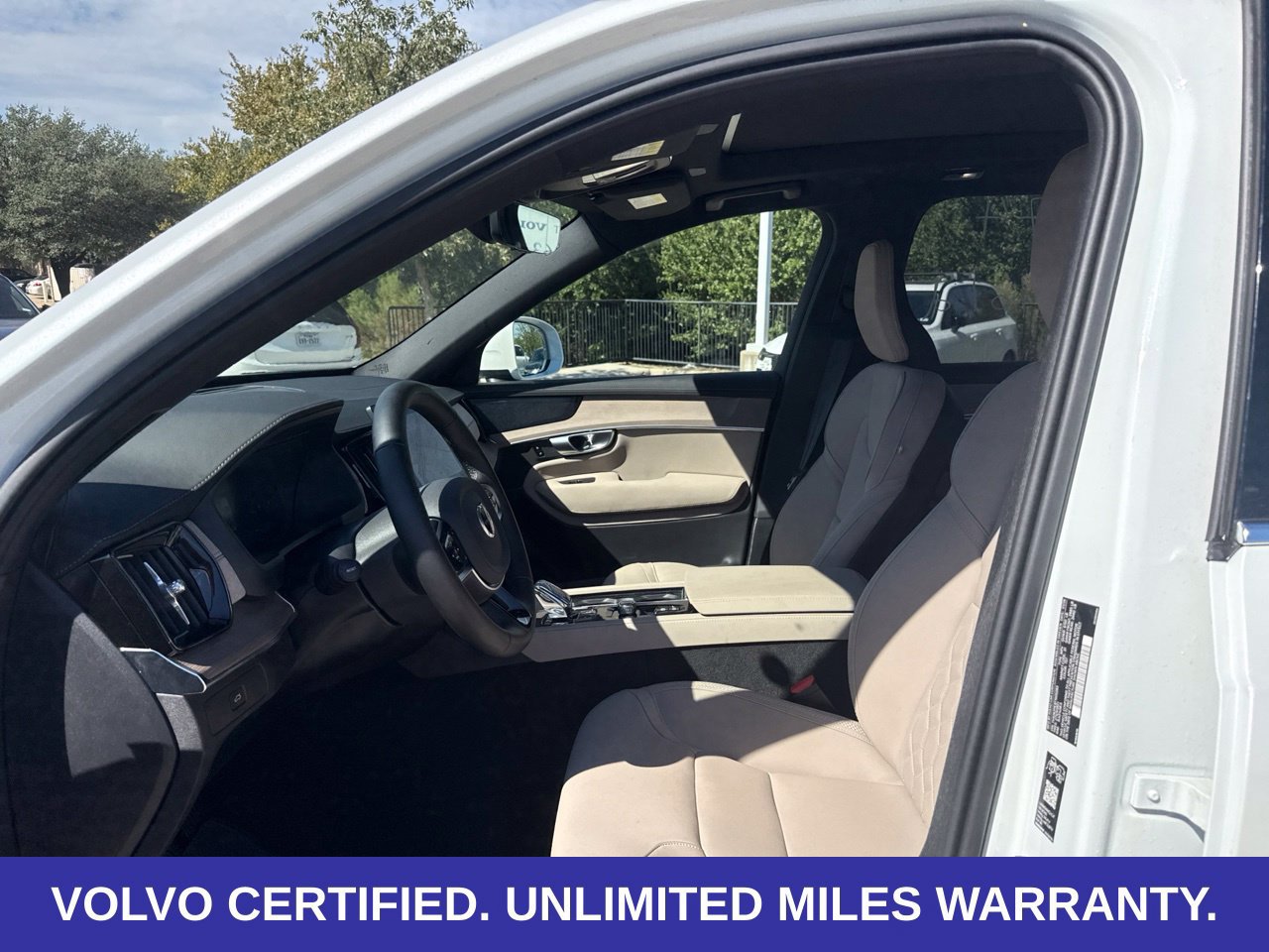 Certified 2026 Volvo XC90 B6 Plus AWD/4WD image 27
