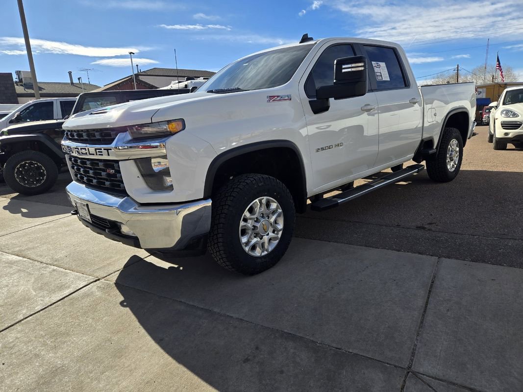 Used 2023 Chevrolet Silverado 2500 LT w/ Convenience Package image 3