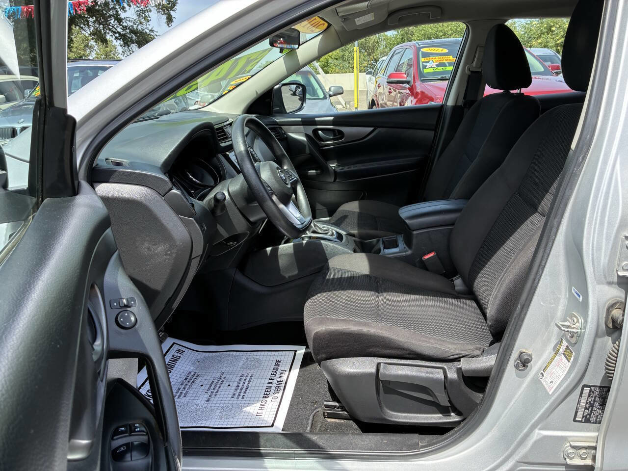 Used 2019 Nissan Rogue Sport S w/ Appearance Package FWD image 3