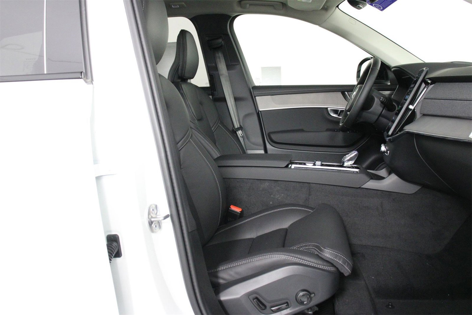 New 2026 Volvo XC90 T8 Ultra image 10
