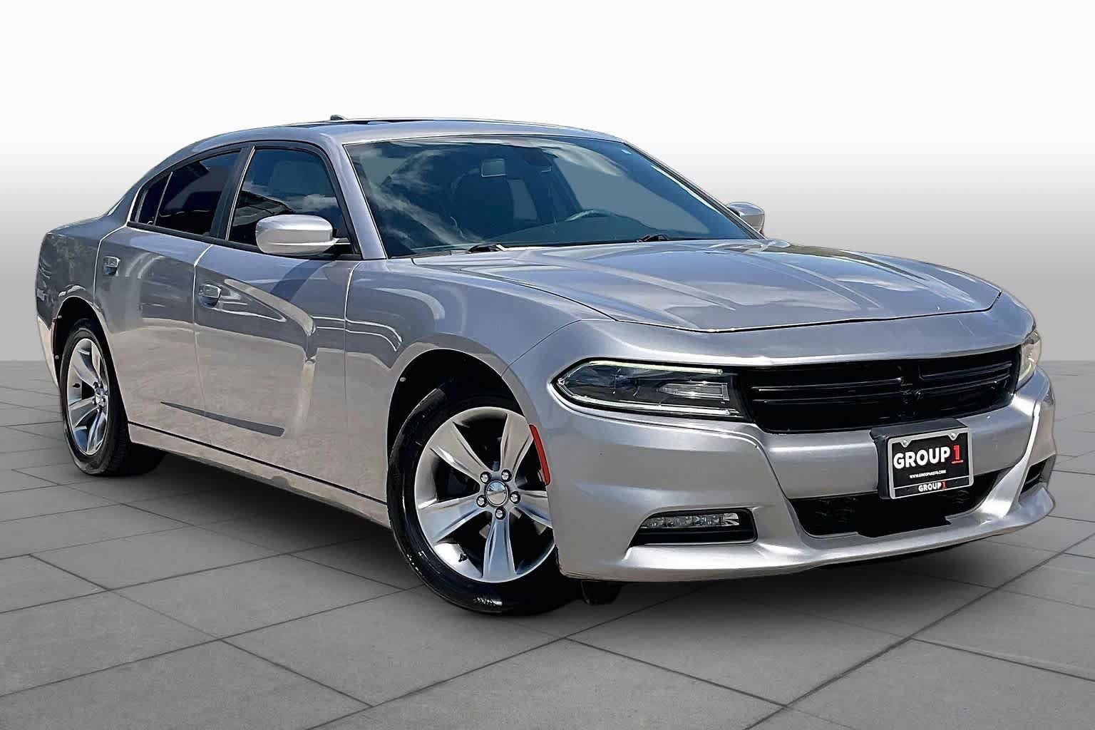 Used 2018 Dodge Charger SXT Plus w/ Beats Audio Group RWD image 3