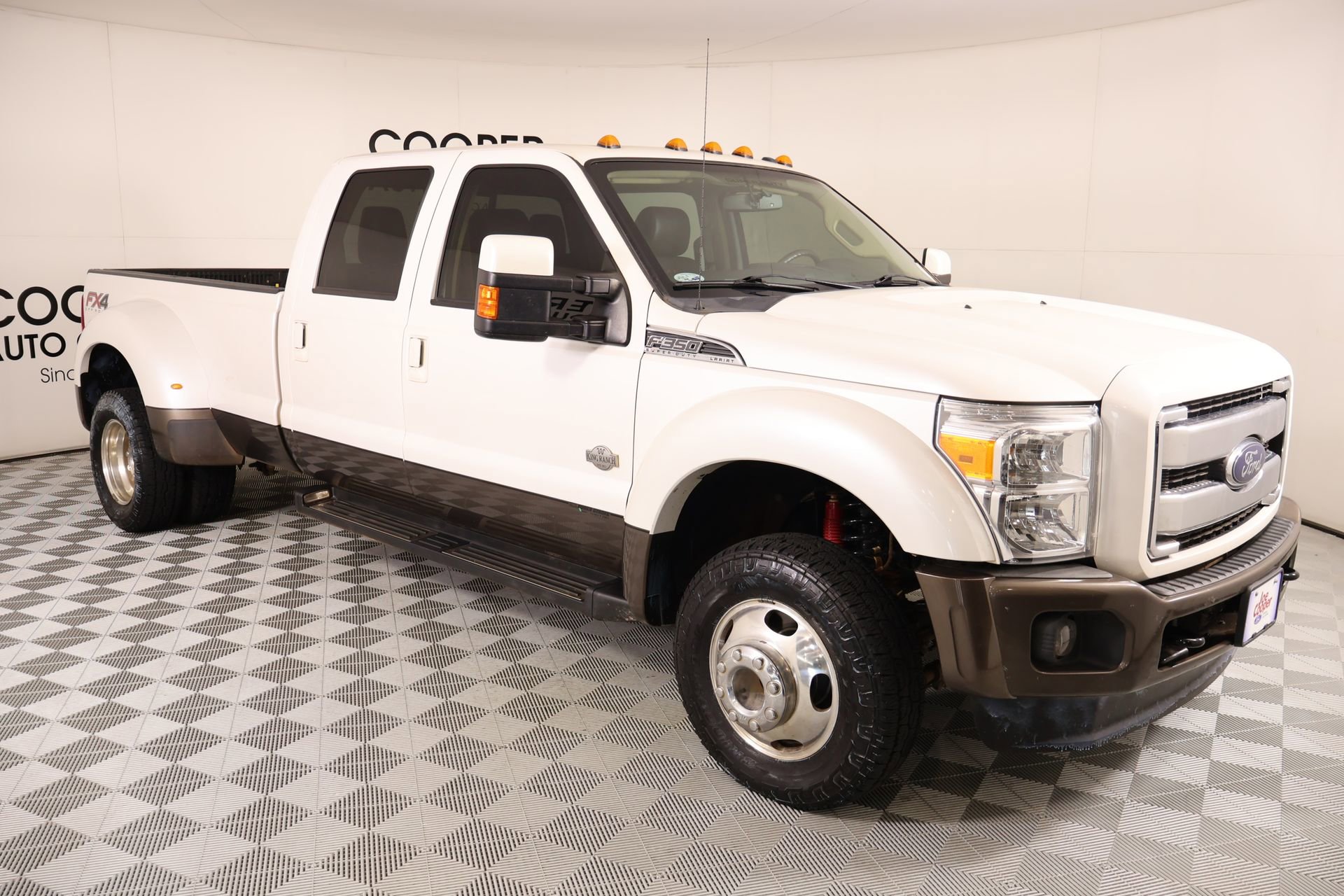 Used 2015 Ford F350 King Ranch image 1