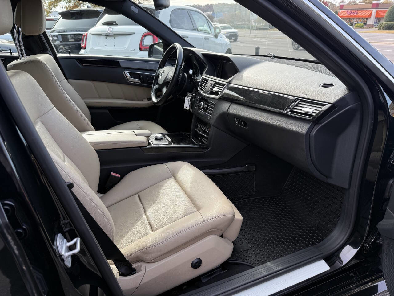 Used 2011 Mercedes-Benz E 350 4MATIC Wagon image 12
