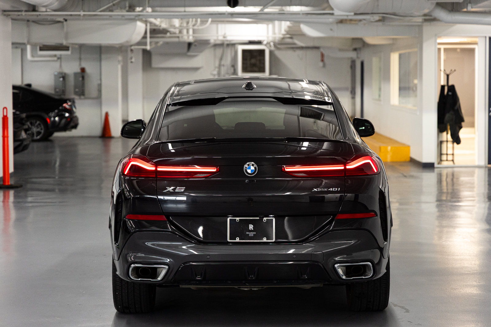 Used 2026 BMW X6 xDrive40i w/ Climate Comfort Package AWD/4WD image 4