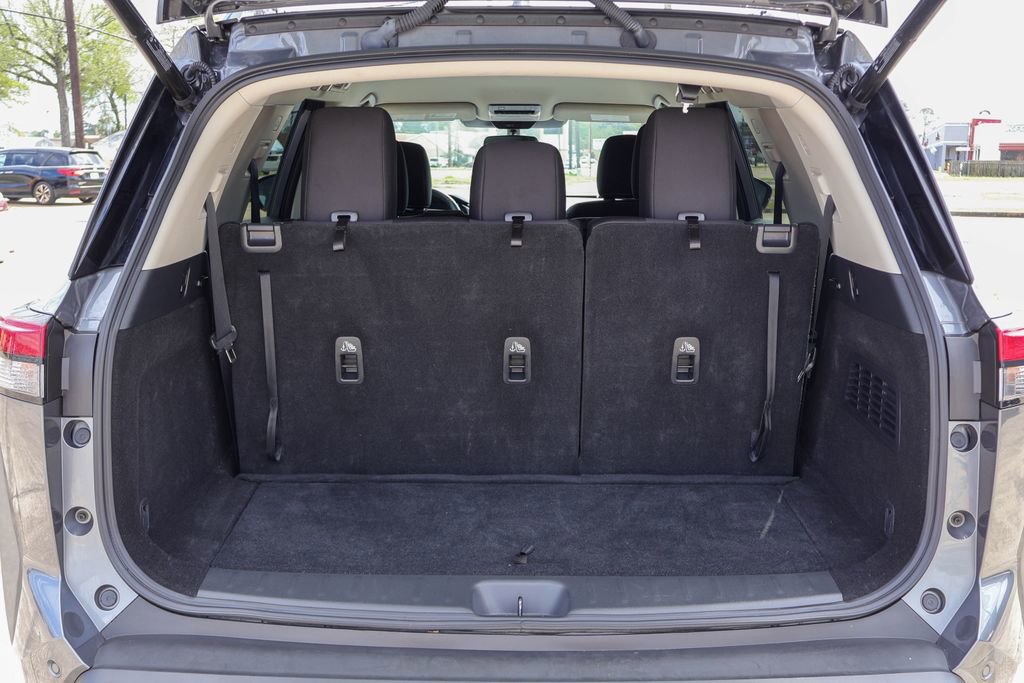 Used 2025 Nissan Pathfinder SV image 26