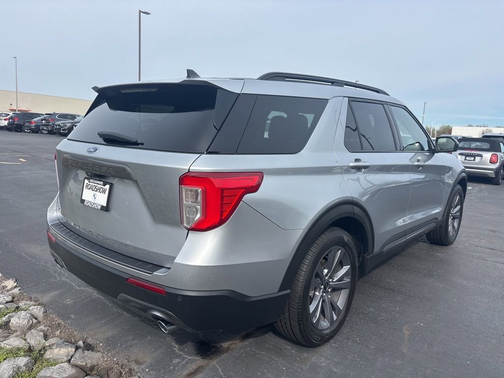 Used 2022 Ford Explorer XLT w/ Equipment Group 202A image 5