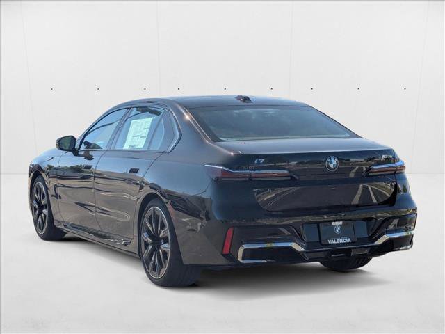 Used 2024 BMW i7 M70 w/ Premium Package image 9