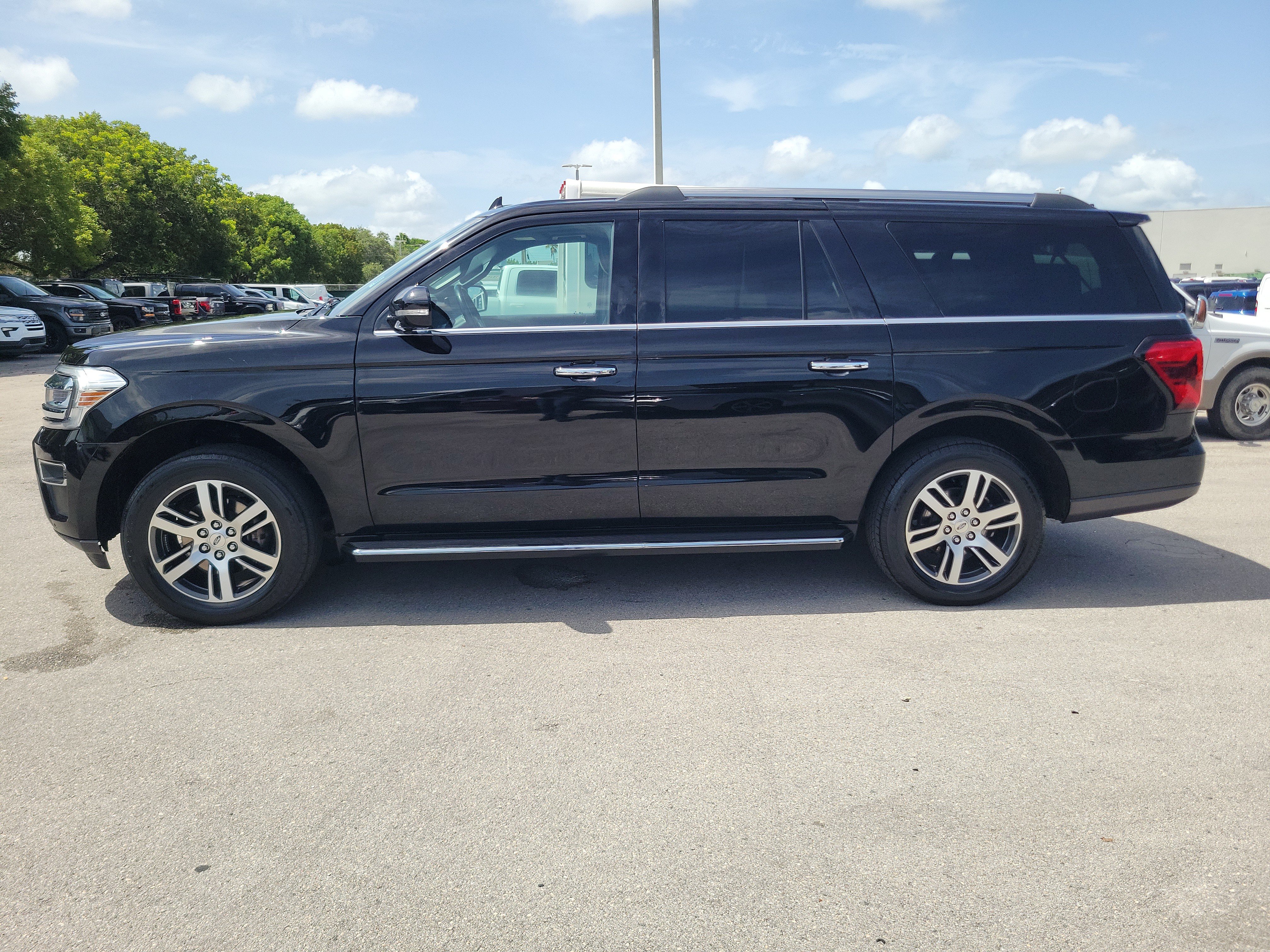 Used 2023 Ford Expedition Max Limited AWD/4WD image 8