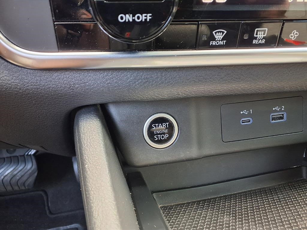 Used 2023 Nissan Rogue SV image 22