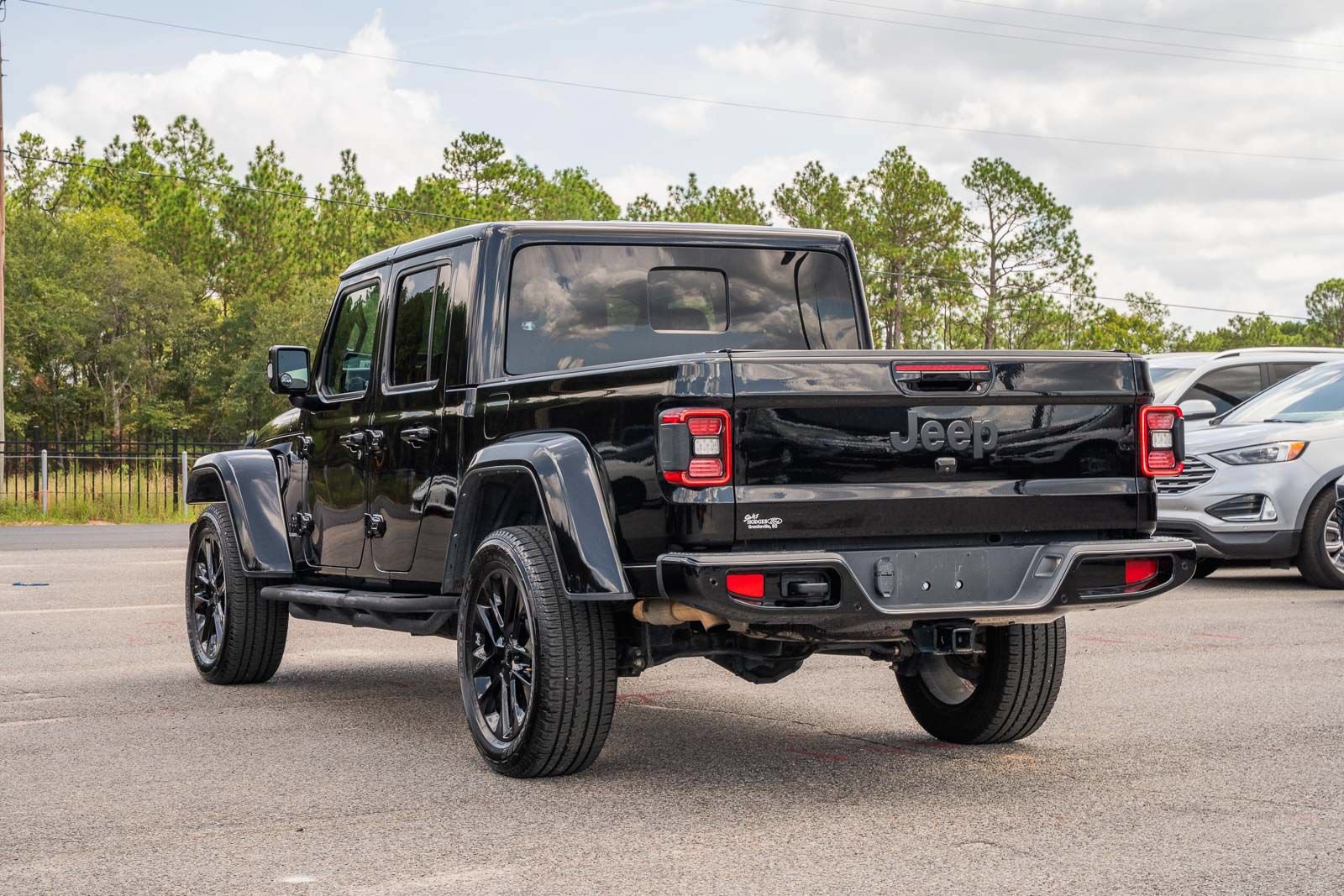 Used 2023 Jeep Gladiator Overland AWD/4WD image 5