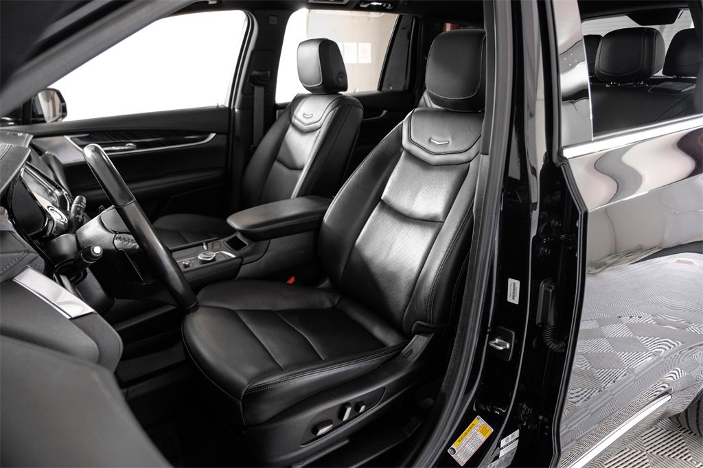 Used 2024 Cadillac XT6 Premium Luxury image 33