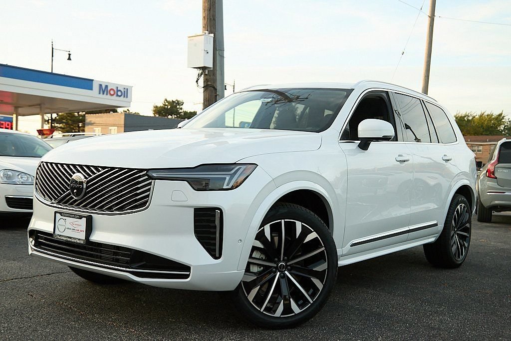 New 2026 Volvo XC90 B6 Plus w/ Protection Package