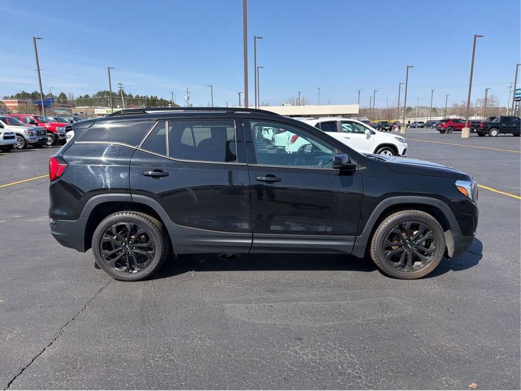 Used 2020 GMC Terrain SLE w/ Driver Convenience Package AWD/4WD image 2