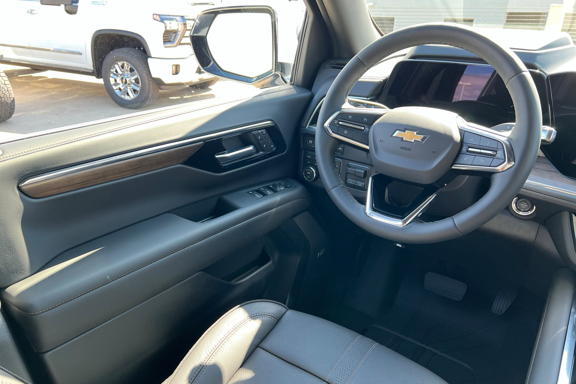 New 2026 Chevrolet Suburban High Country image 12