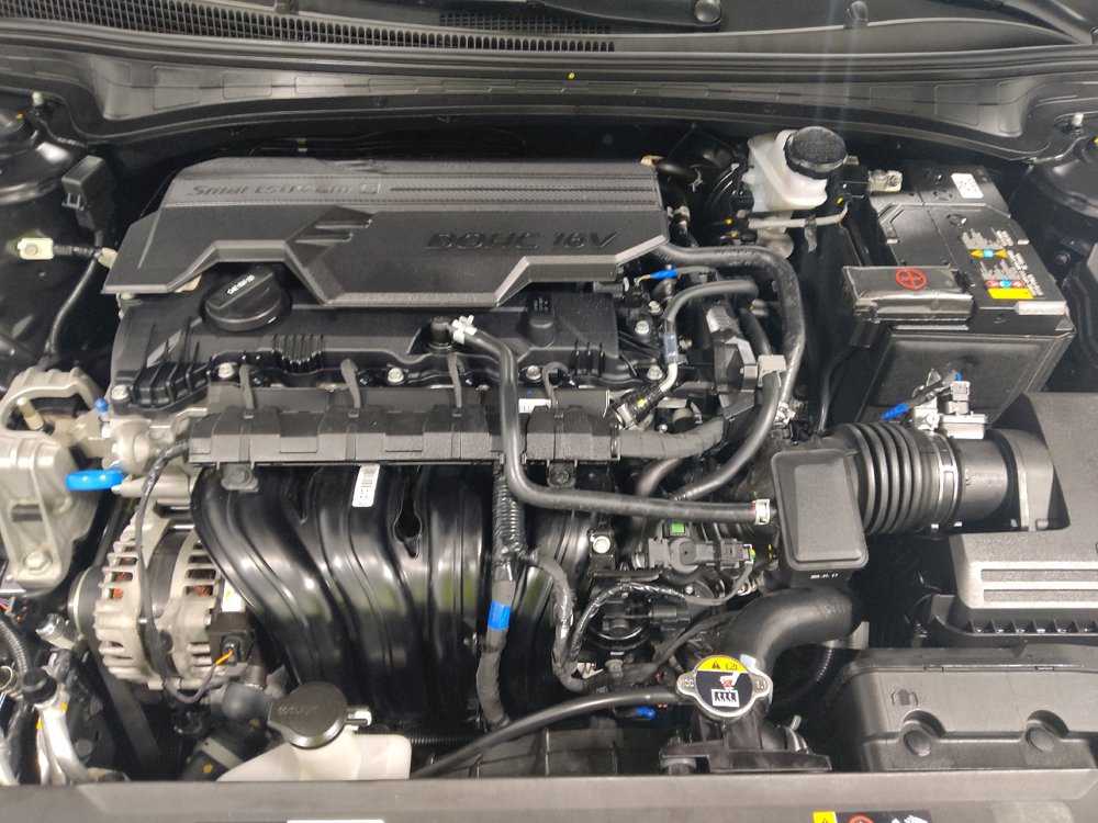Used 2025 Hyundai Elantra Sport FWD image 30