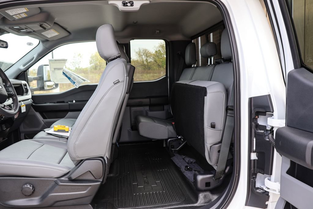 New 2025 Ford F450 XL w/ XL Chrome Package image 24