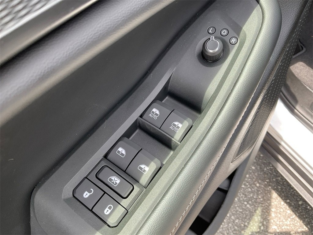 New 2025 Jeep Grand Cherokee L Laredo w/ Luxury Tech Group I image 34