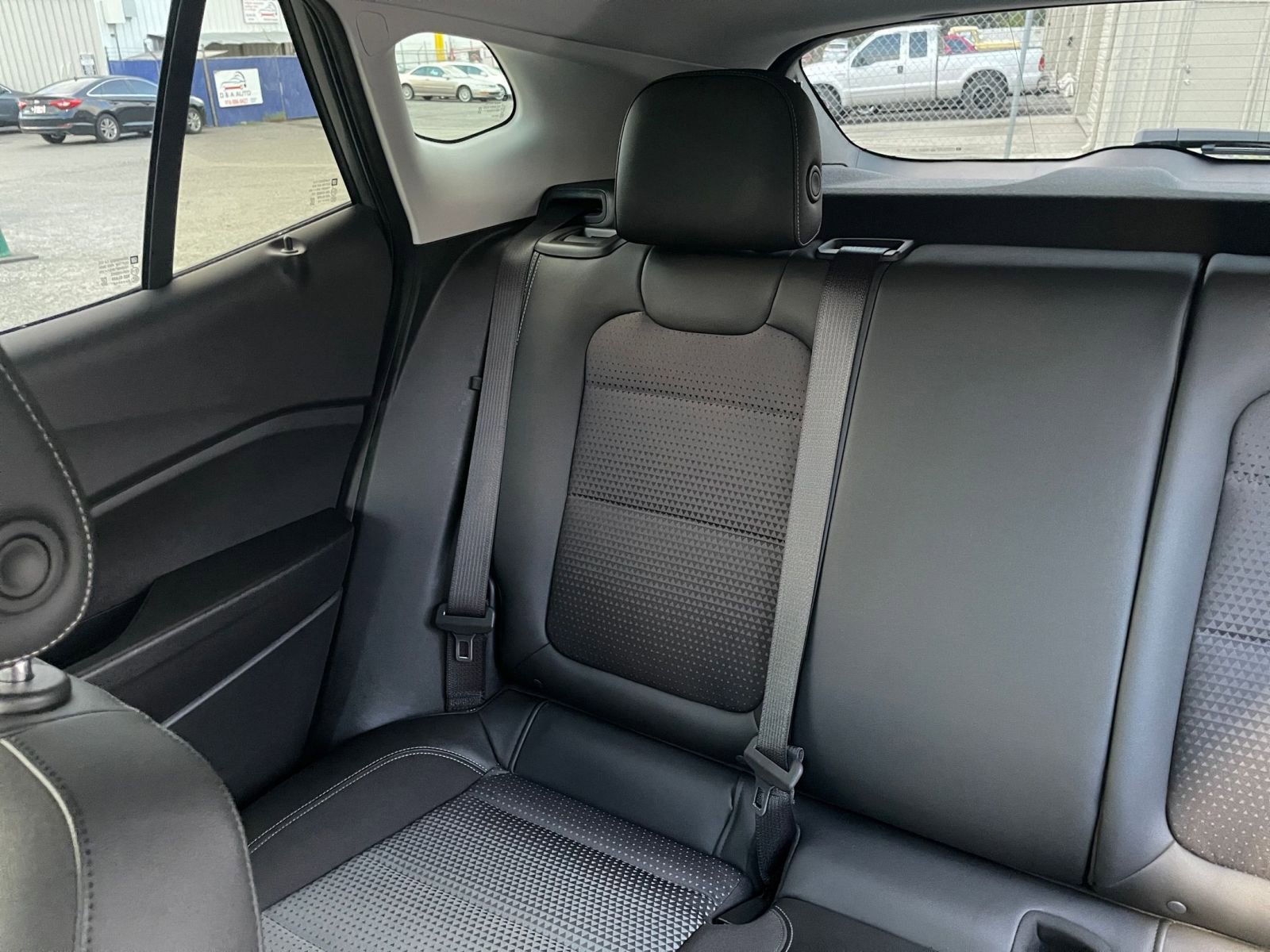 Used 2025 Chevrolet Trax LT image 37