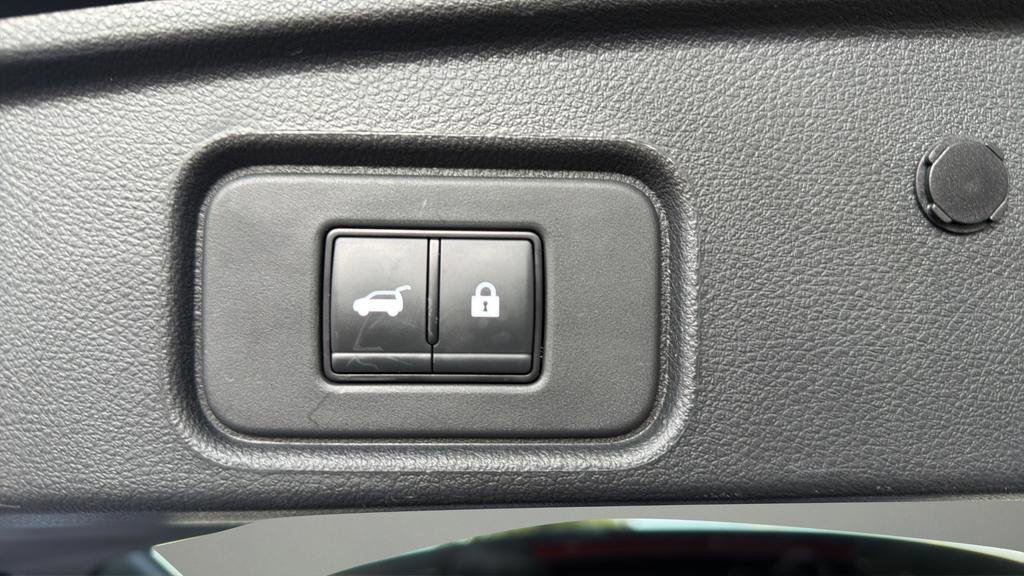 Certified 2024 Nissan Pathfinder SL image 19
