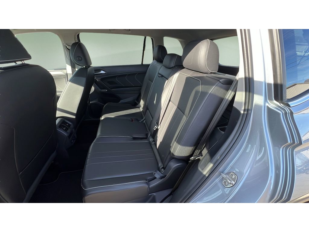 Used 2023 Volkswagen Tiguan SE image 28