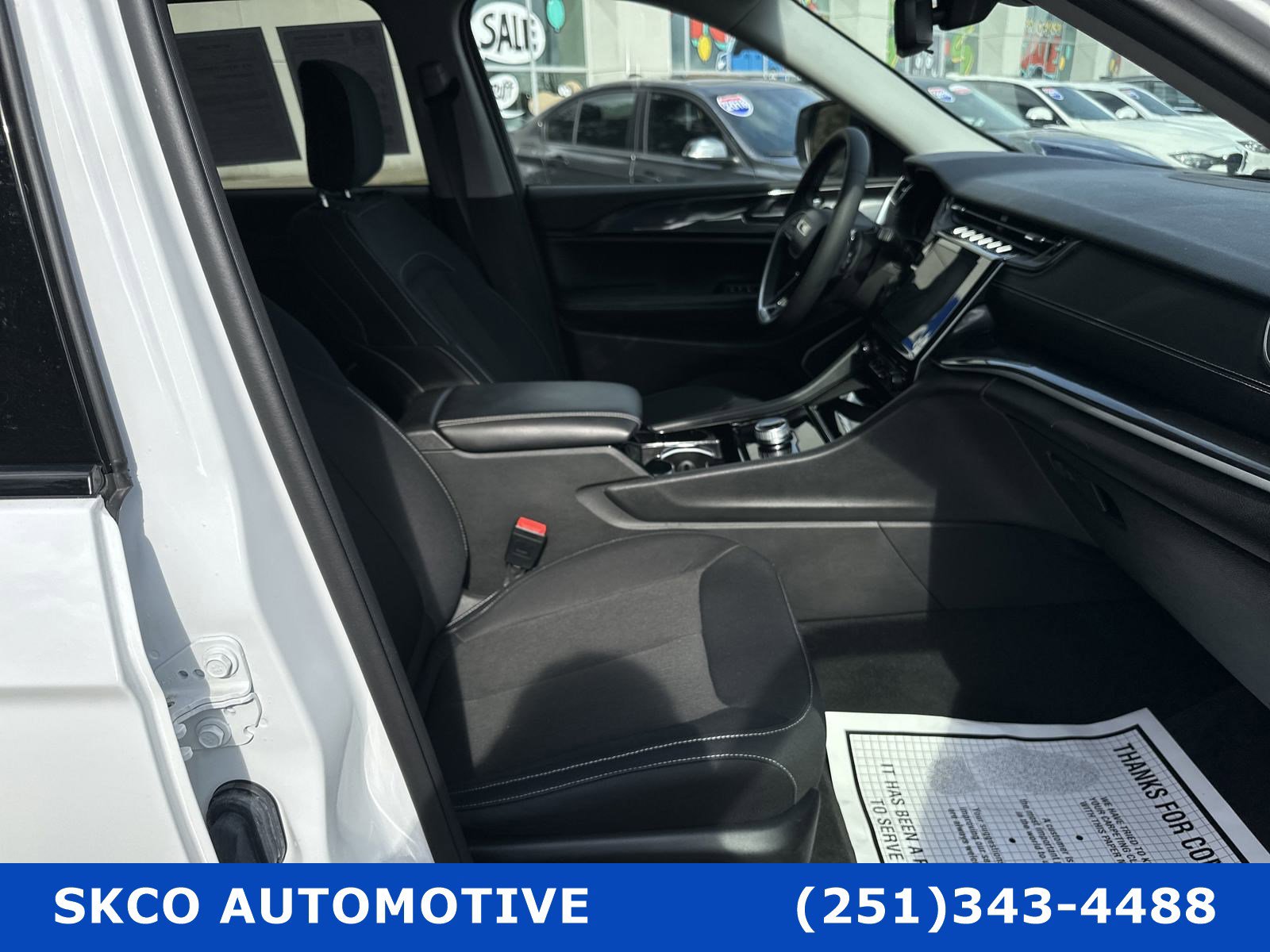 Used 2022 Jeep Grand Cherokee Laredo image 13