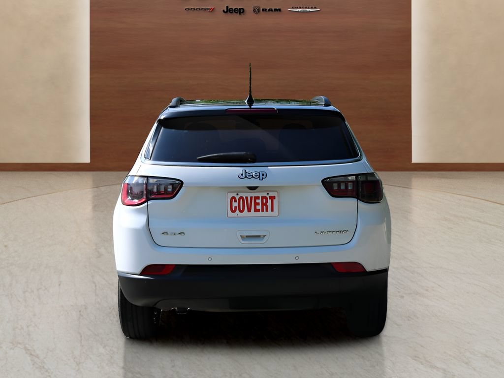 Used 2025 Jeep Compass Limited AWD/4WD image 4
