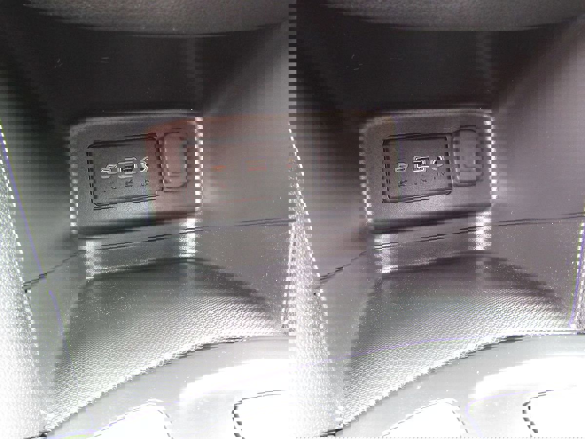 Used 2023 Chevrolet Equinox LT image 19