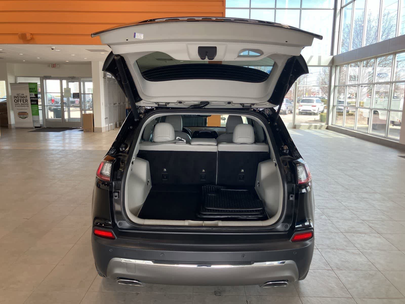 Used 2019 Jeep Cherokee Limited w/ Technology Group image 27