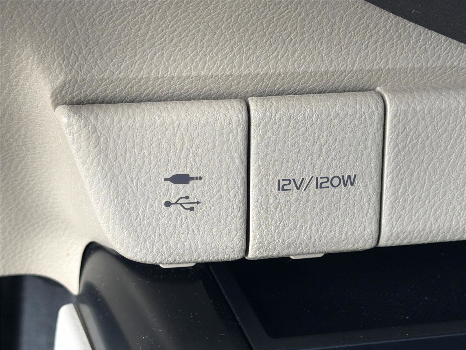 Used 2018 Toyota Camry LE FWD image 28