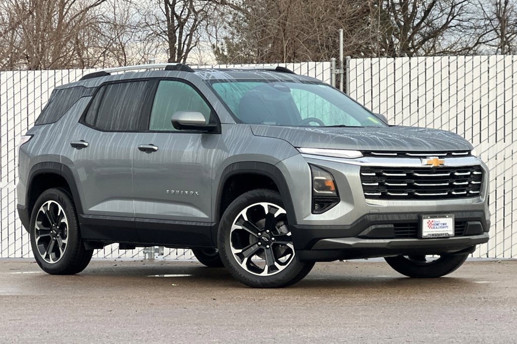 New 2026 Chevrolet Equinox LT w/ Convenience Package II image 2