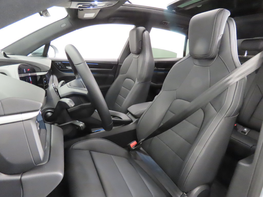 New 2026 Porsche Macan 4 Electric AWD/4WD image 5