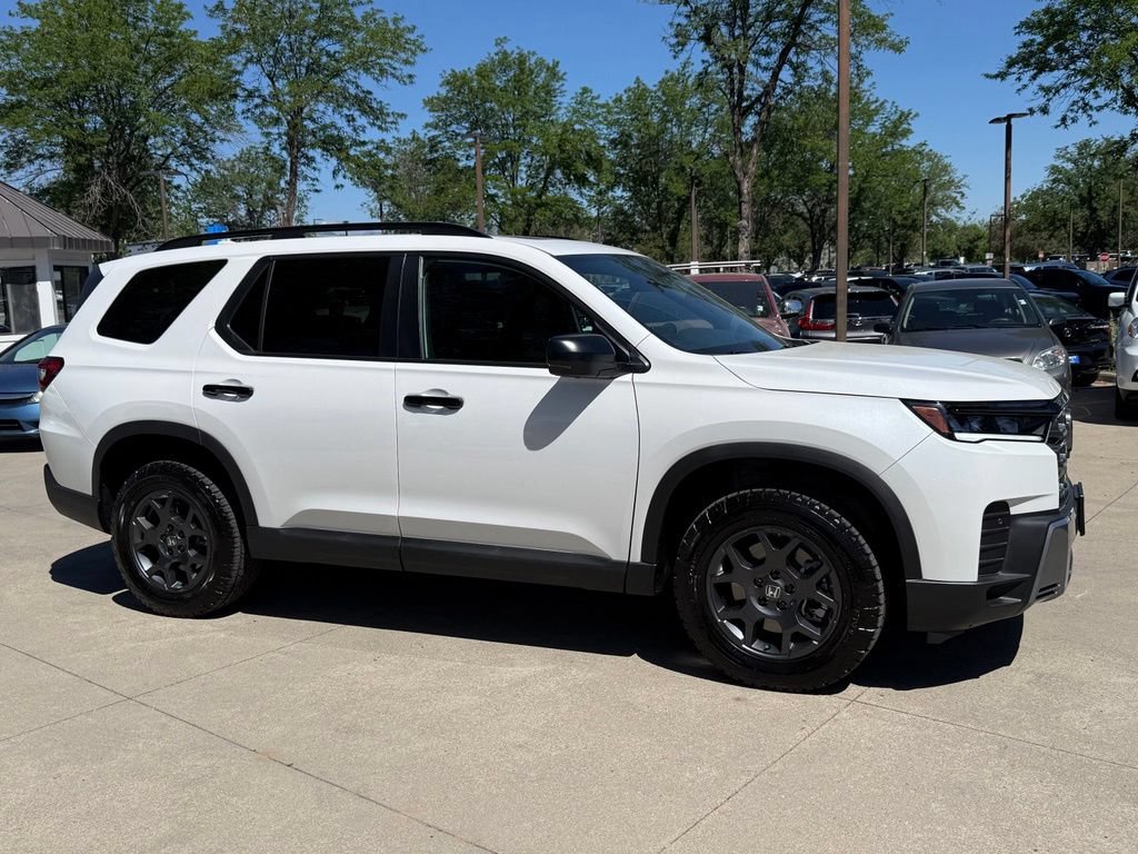 Certified 2026 Honda Pilot TrailSport image 5