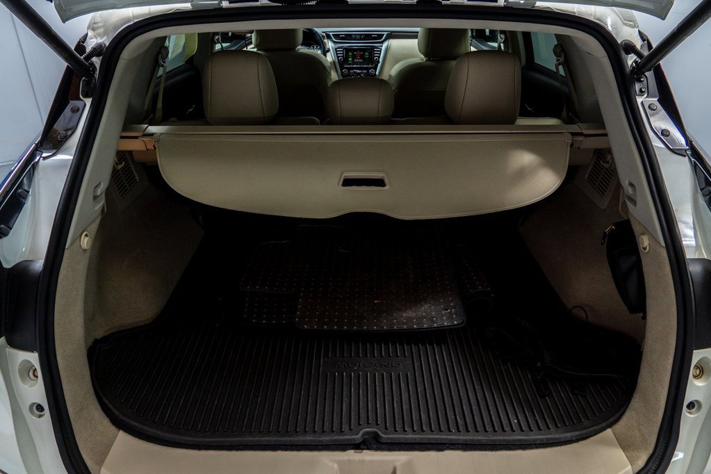 Used 2019 Nissan Murano Platinum w/ Cargo Package image 28