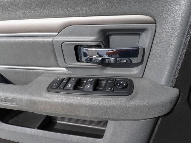 Used 2019 RAM 1500 Classic SLT RWD image 14