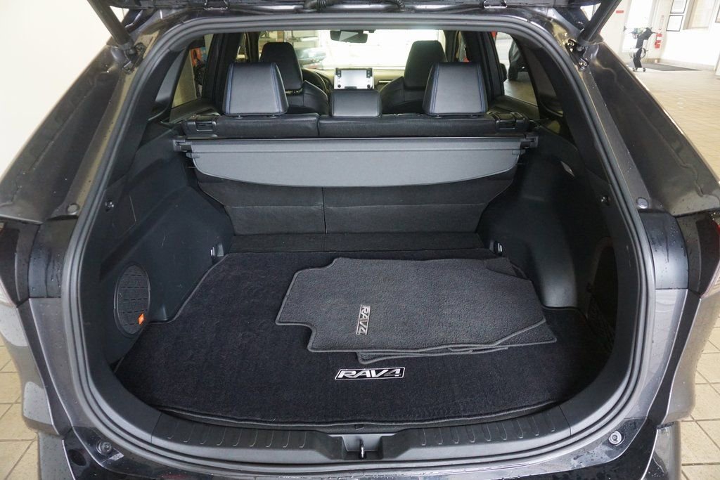 Used 2020 Toyota RAV4 XSE image 18