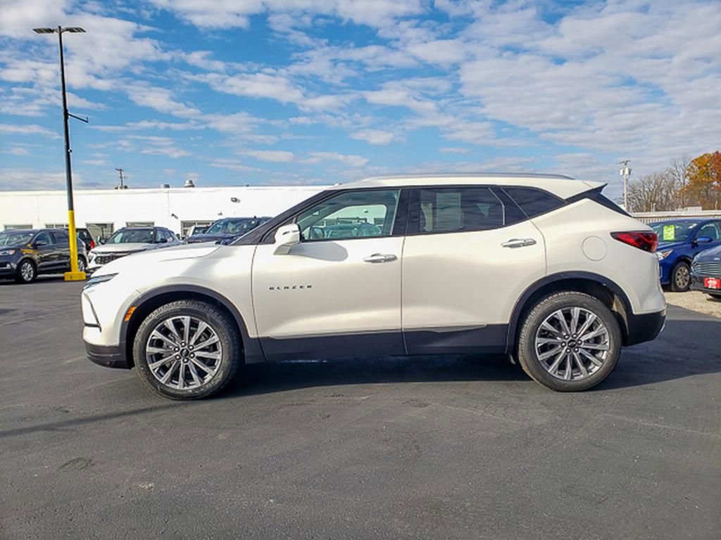 Used 2023 Chevrolet Blazer Premier w/ Enhanced Convenience Package image 4