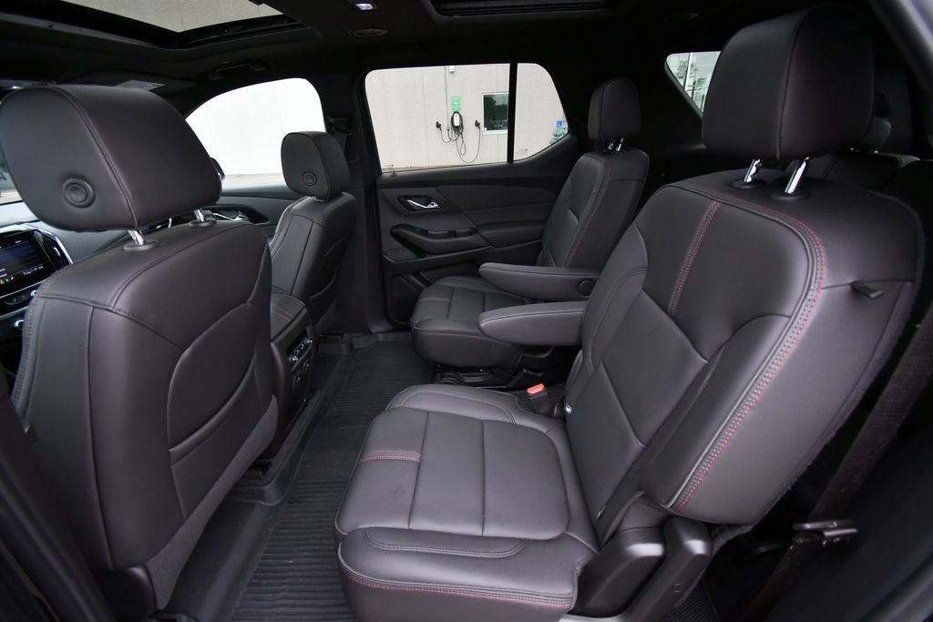 Used 2023 Chevrolet Traverse RS AWD/4WD image 16