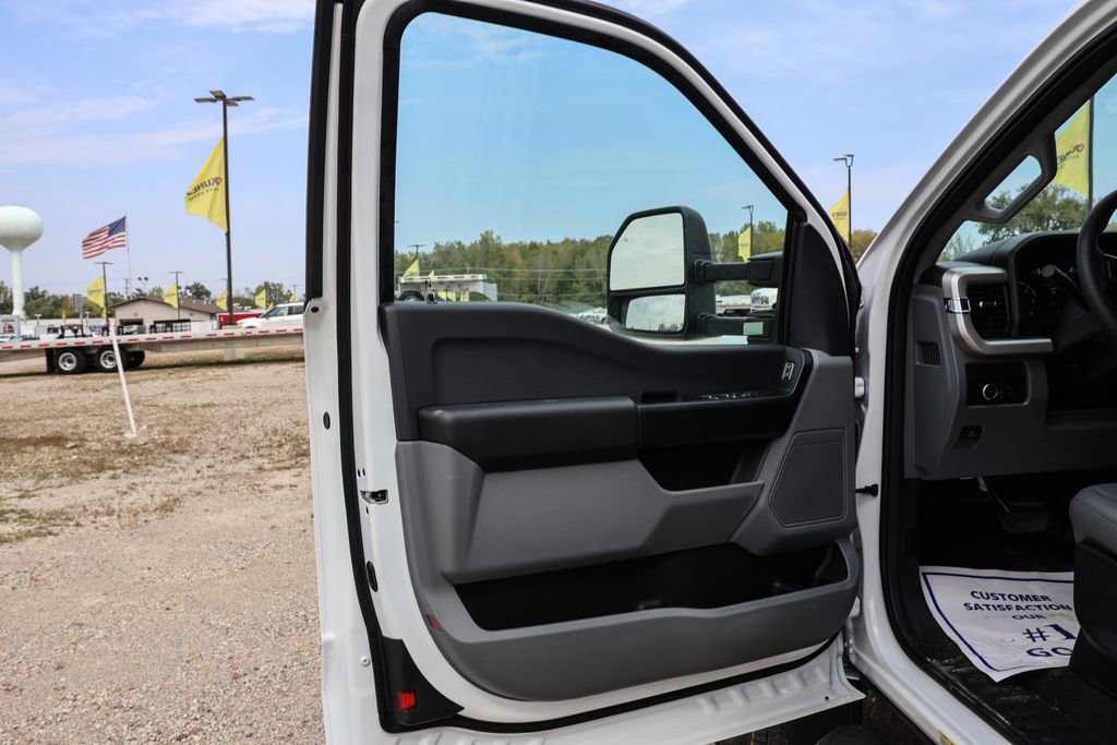 New 2025 Ford F450 XL w/ XL Chrome Package image 19
