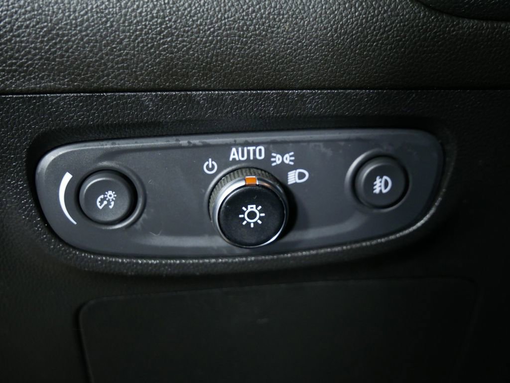 Used 2021 Buick Encore GX Essence w/ Advanced Technology Package image 24