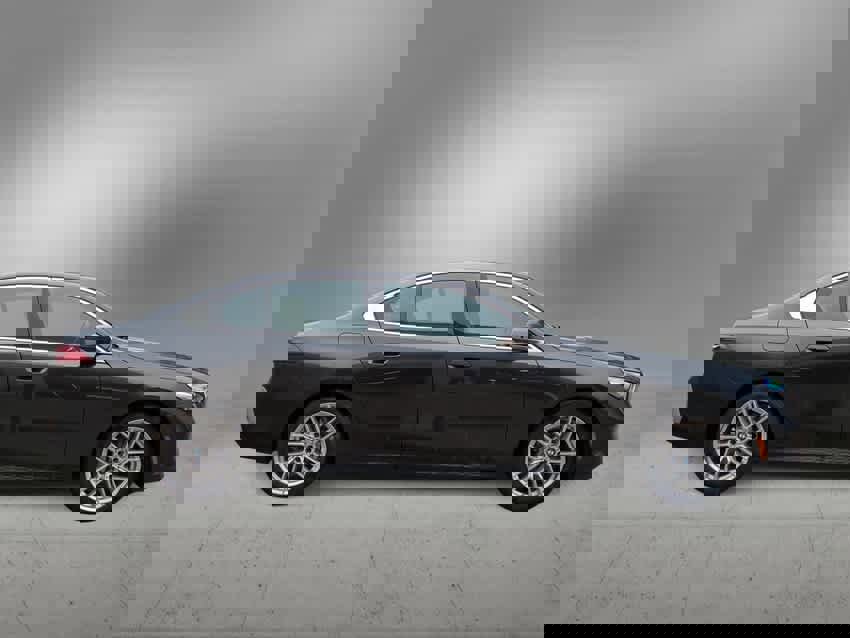 Certified 2025 BMW 530i xDrive w/ Premium Package image 9