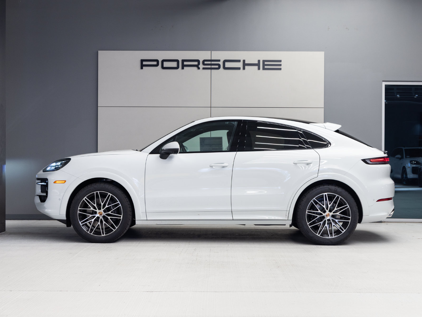 New 2026 Porsche Cayenne Coupe AWD/4WD image 2