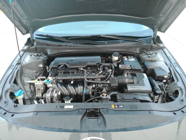 Used 2026 Hyundai Elantra SE FWD image 46