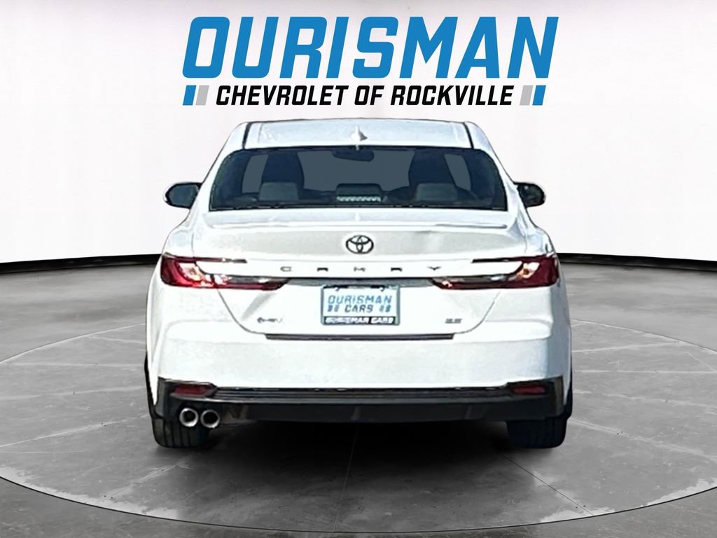 Used 2025 Toyota Camry SE w/ Convenience Package image 5