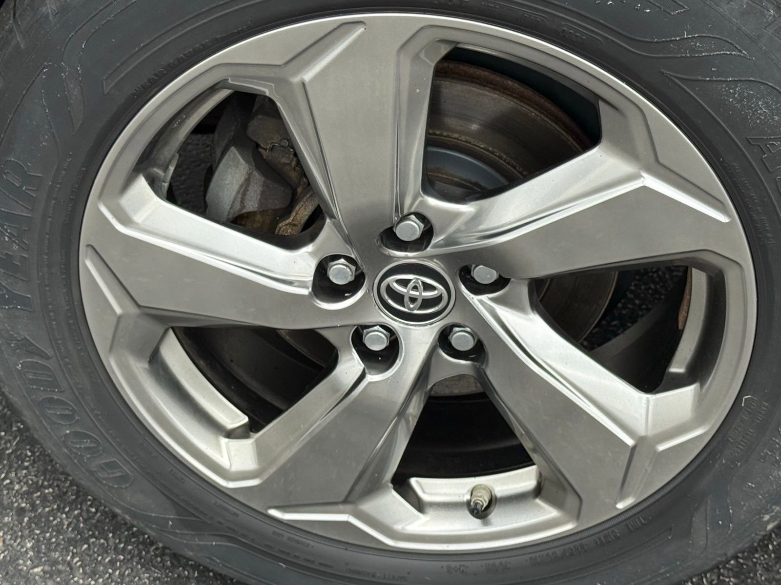 Used 2019 Toyota RAV4 Limited image 10