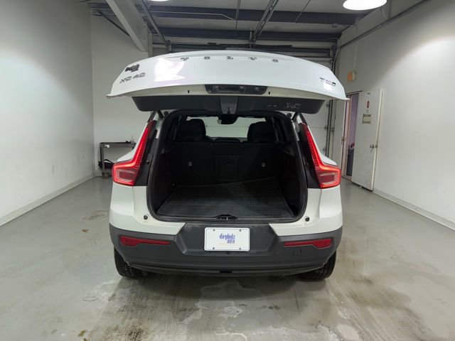 Used 2021 Volvo XC40 T5 R-Design w/ Protection Package AWD/4WD image 8