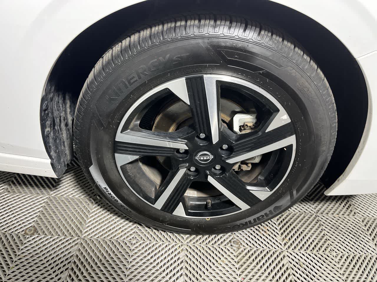 Used 2024 Nissan Sentra SV FWD image 10