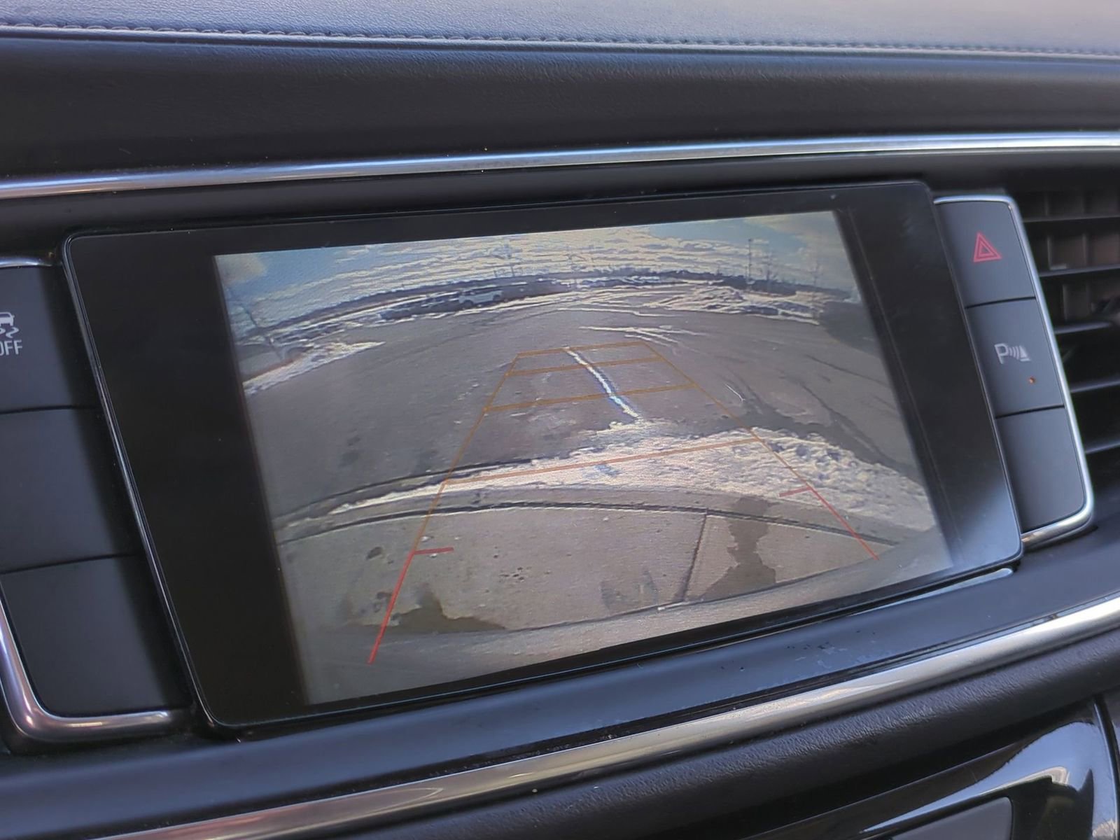 Used 2019 Buick Enclave Essence image 32