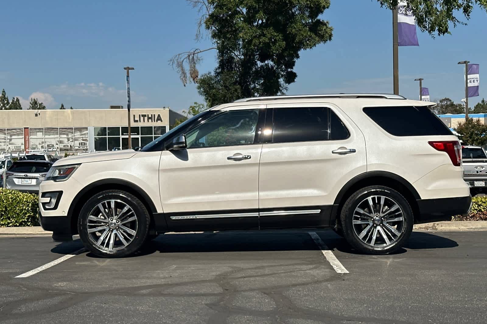 Certified 2017 Ford Explorer Platinum AWD/4WD image 6