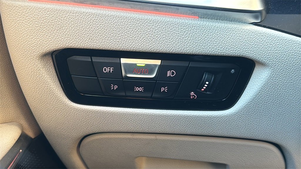 Used 2021 BMW 330i xDrive Sedan image 19